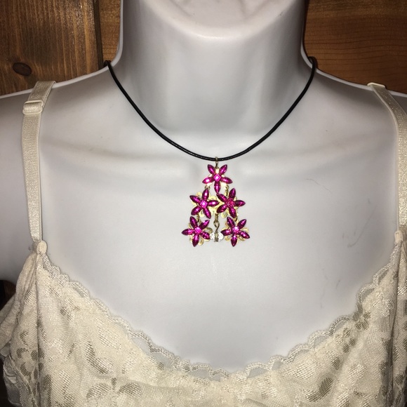 Pink & crystal dangle pendant leather w earrings - Picture 4 of 8
